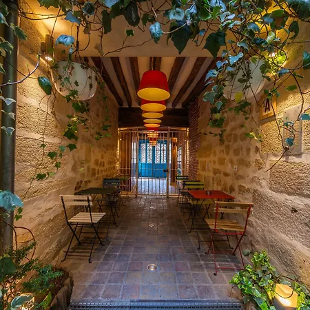 Appartement Les Patios Du Marais 1 *
