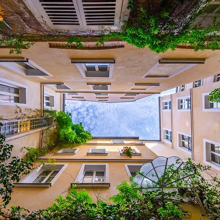 Appartement Les Patios Du Marais 1 *