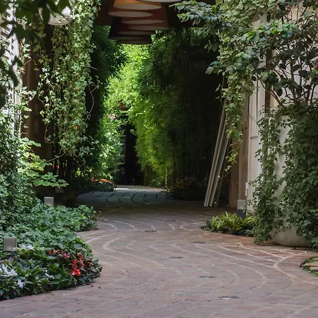 Les Patios Du Marais 1