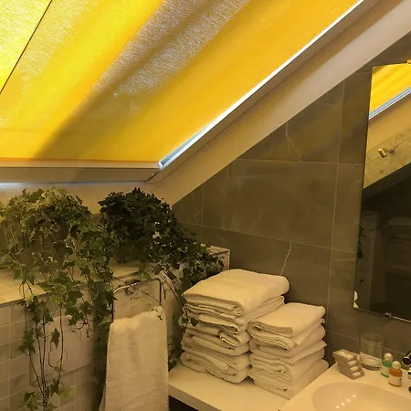 Les Patios Du Marais 1 *