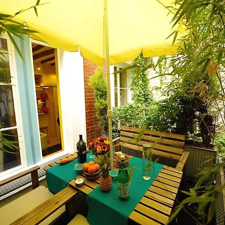 Appartement Les Patios Du Marais 1 *