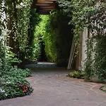Les Patios Du Marais 1