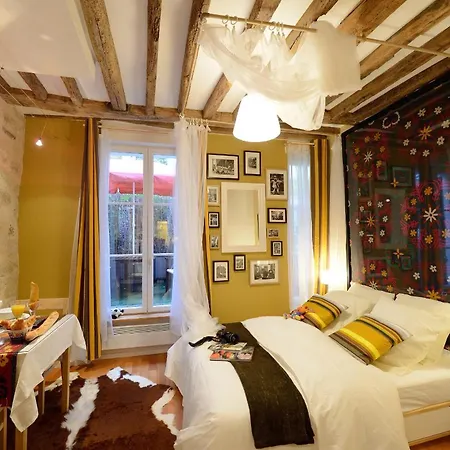 Апартаменты Les Patios Du Marais 1 Париж