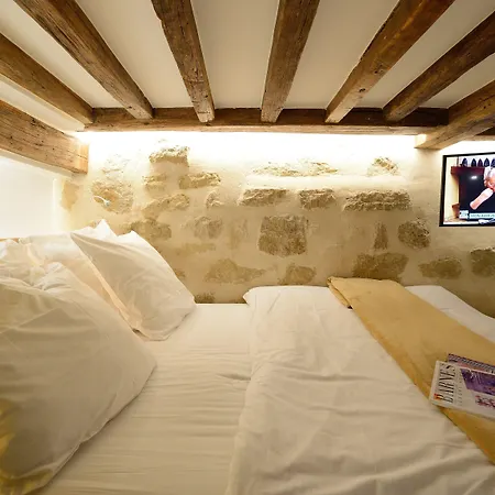 Les Patios Du Marais 1 Париж