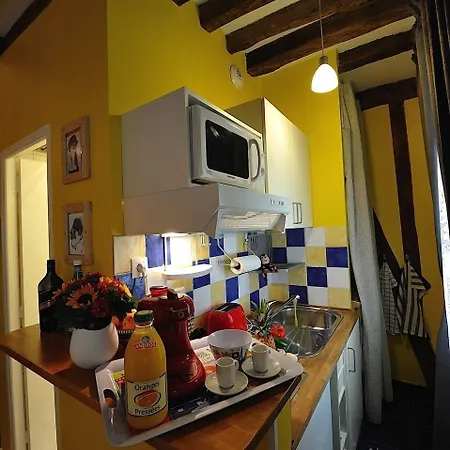 Les Patios Du Marais 1