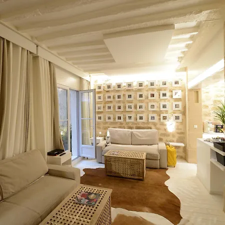 Les Patios Du Marais 1 *