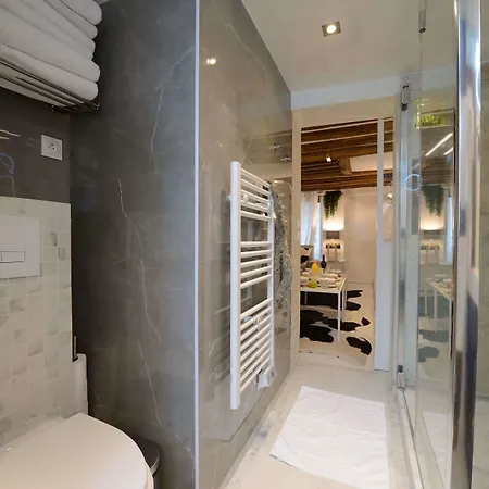 Апартаменты Les Patios Du Marais 1