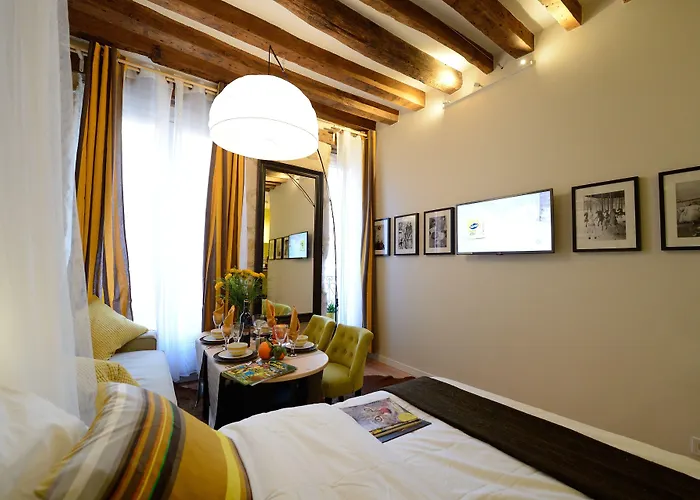 Les Patios Du Marais 1