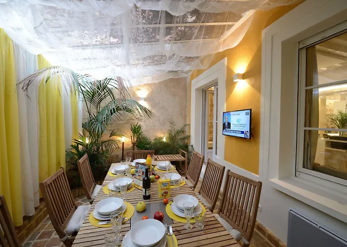 Les Patios Du Marais 1