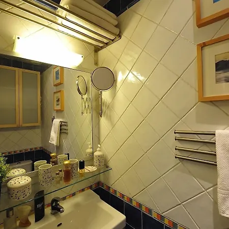 Les Patios Du Marais 1 Paris